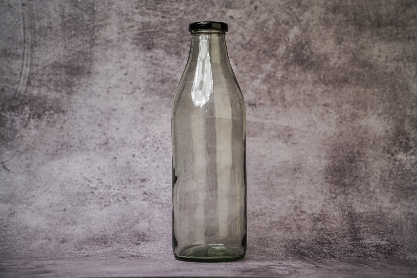 Clear Glass Milk Bottle - Classic and Eco-friendly Design
