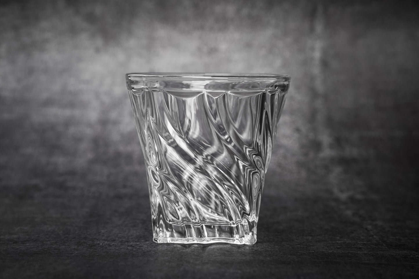 Swirl Design Clear Glass Drinking Glass